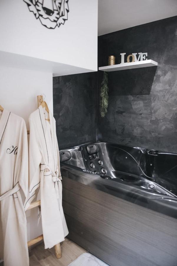 בריוד Appartement 2 Pieces Jacuzzi מראה חיצוני תמונה